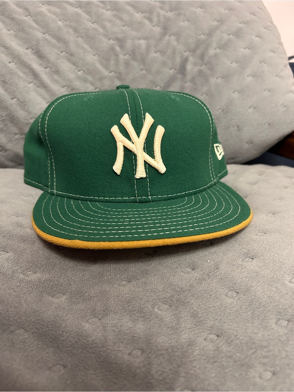 New Era NY Yankees Green and Gold Fitted Cap Flat Brim